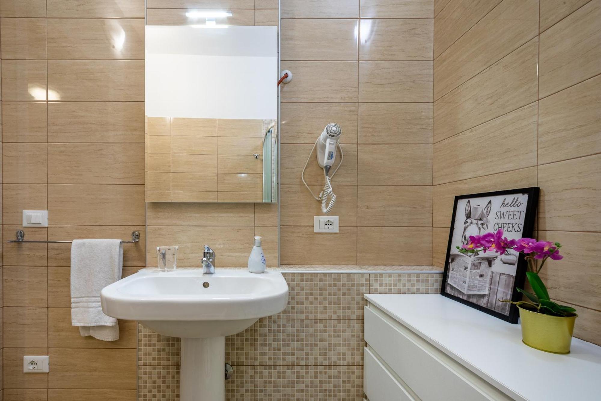 Pop Duplex Apartment *