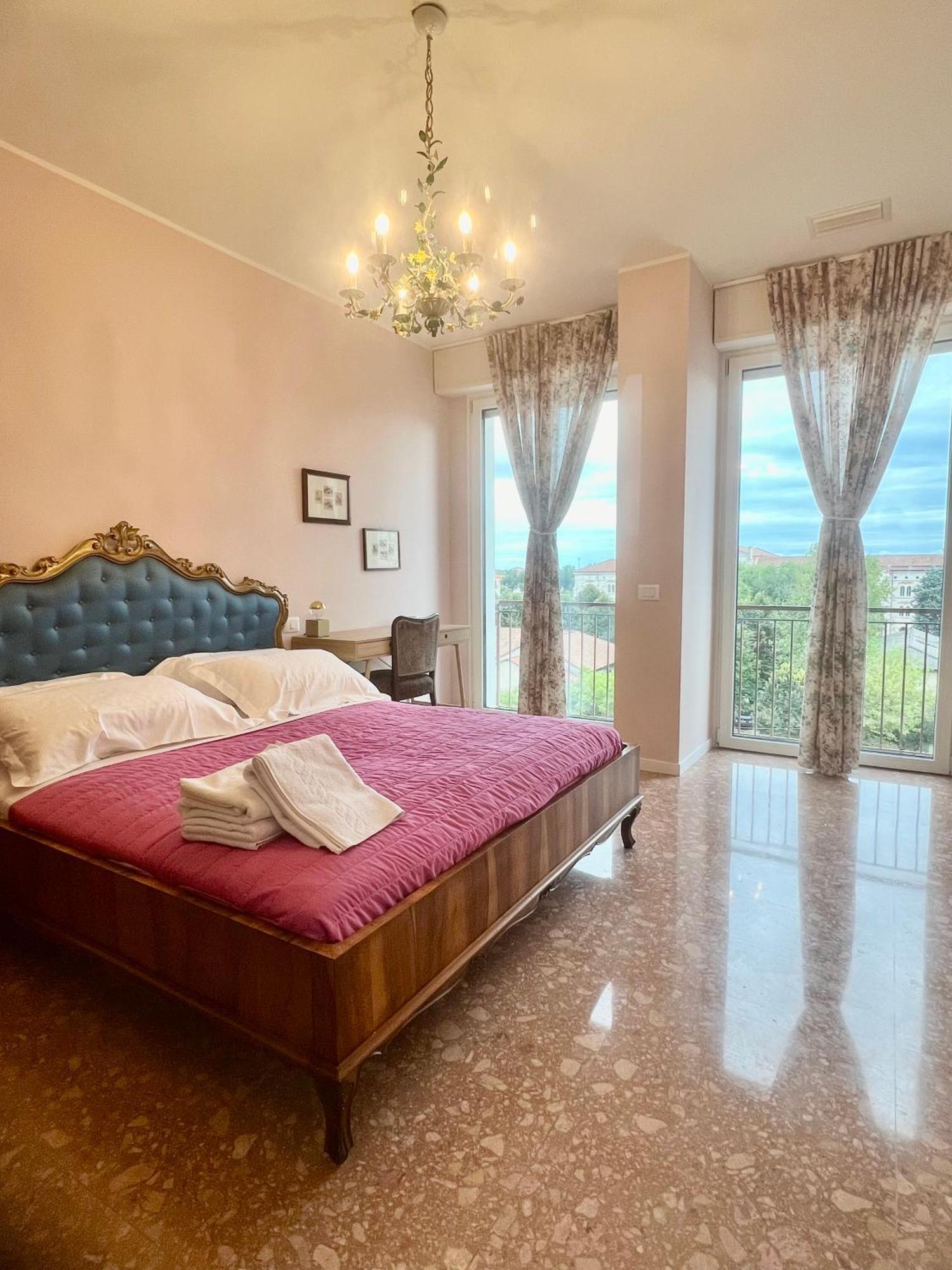 Apartment Centro Storico Grande Casa Moderna Verona