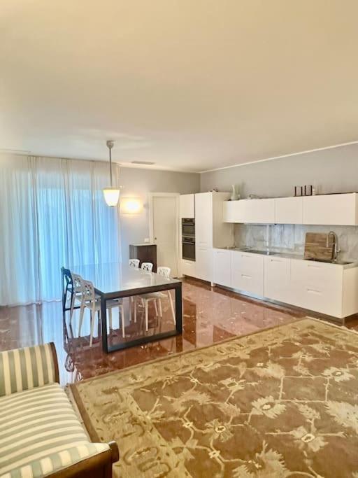 Apartment Centro Storico Grande Casa Moderna Verona