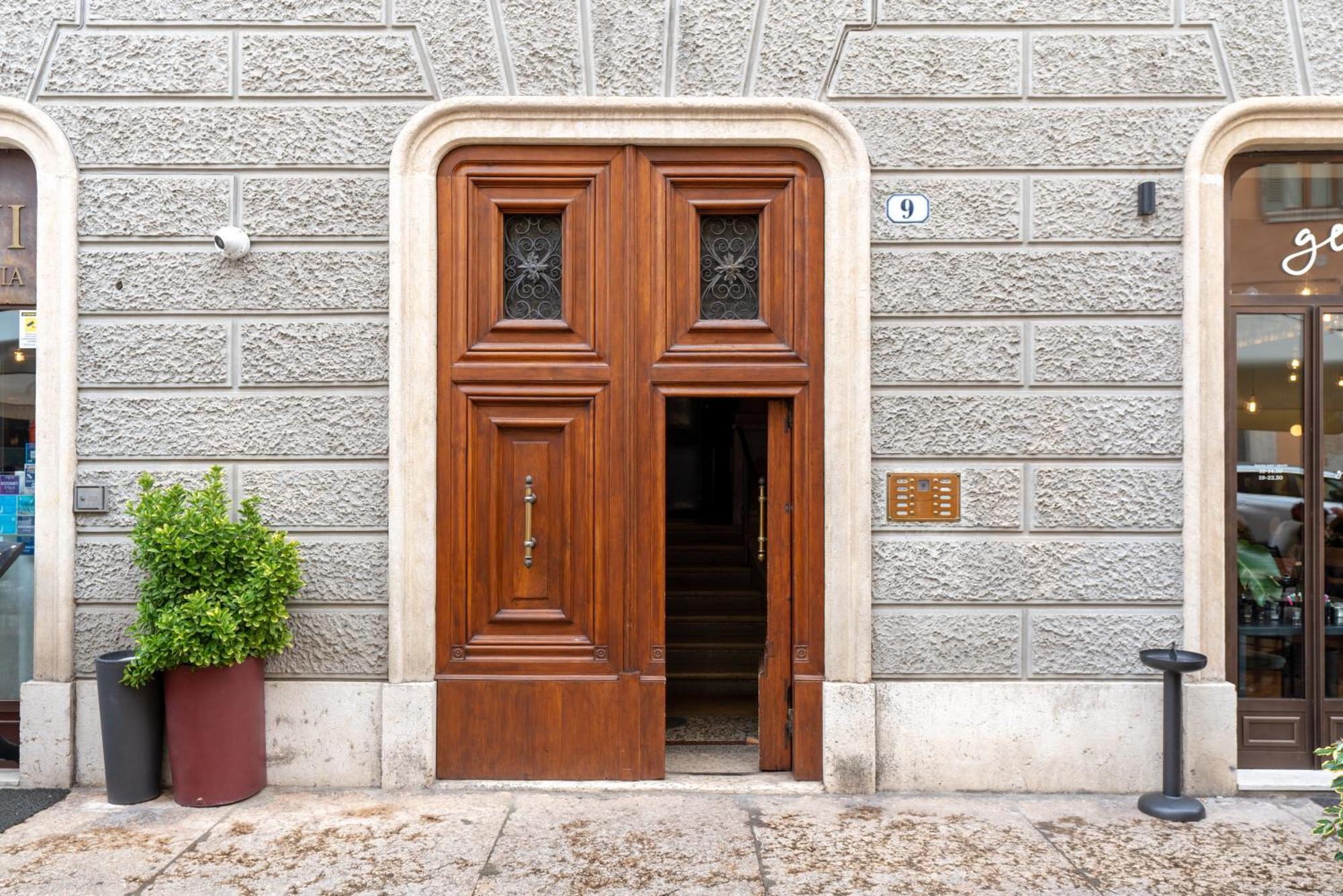 Palazzo Biasini By Postcardsfrom Pensión *