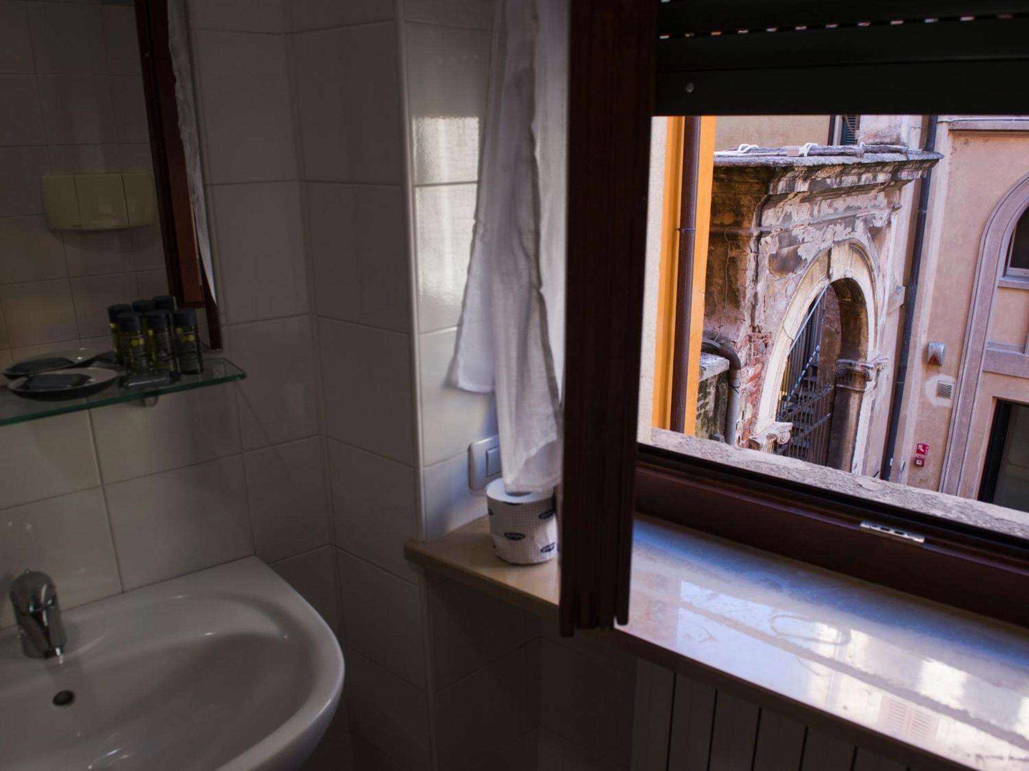 Italianflat - Rentroom Old Town - 200mt To Arena Maison d'hôtes 3*