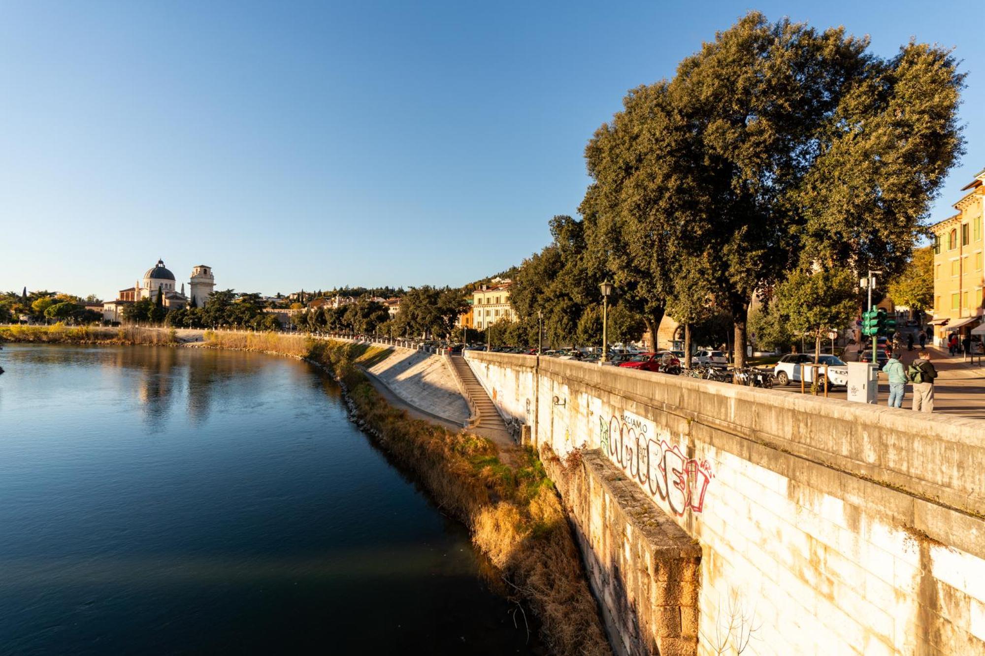 La Finestra Sul Ponte By Postcardsfrom Bed and breakfast 2*