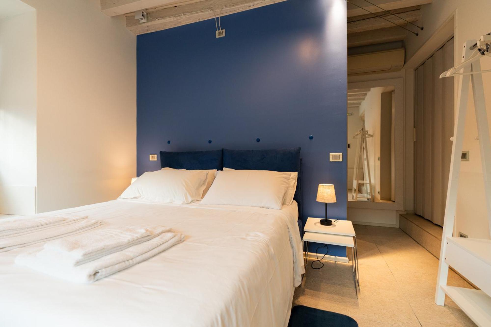 La Finestra Sul Ponte By Postcardsfrom Bed and breakfast