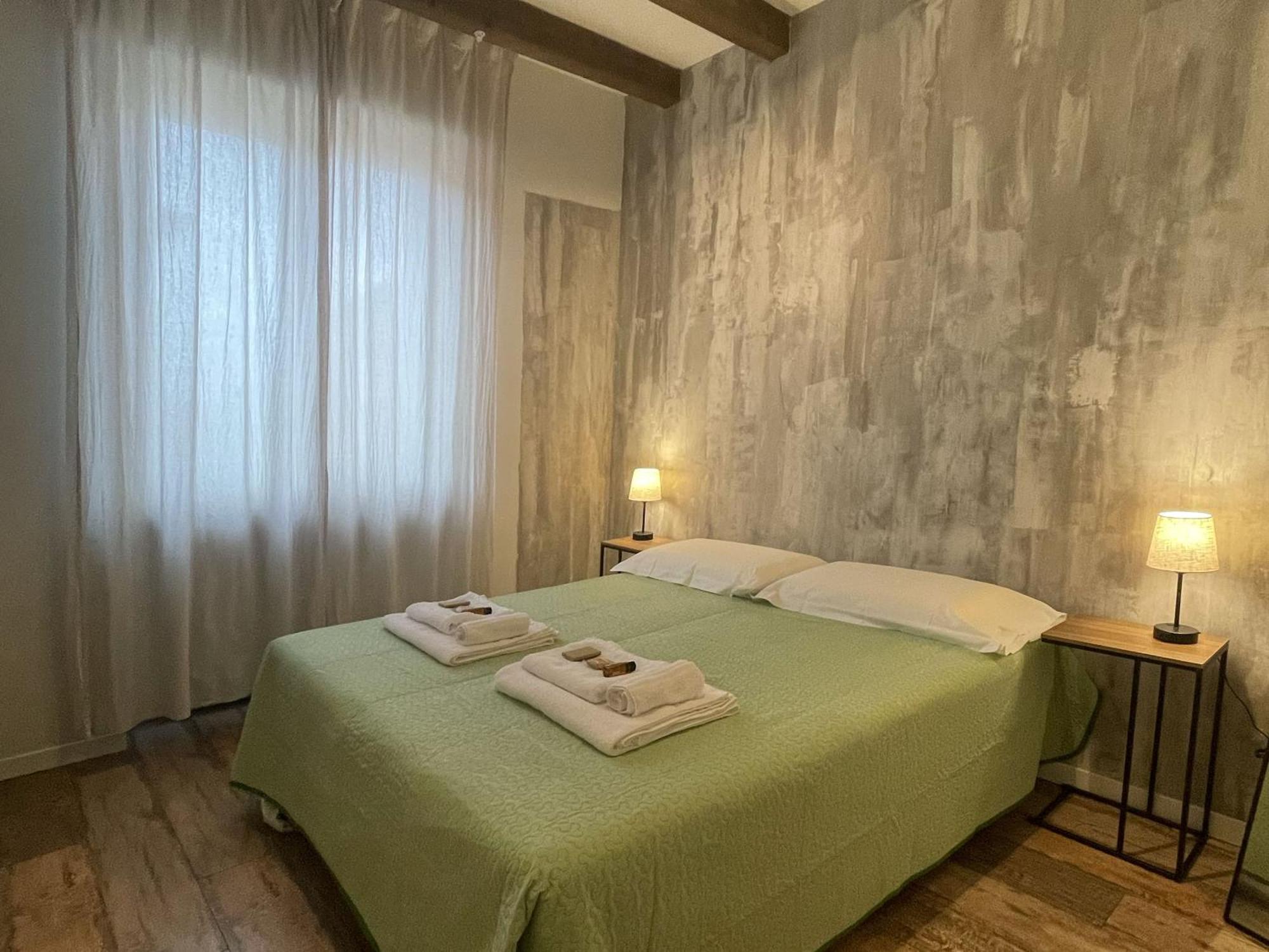 Holyday Luxury With Jacuzzi Tub Apartment Verona