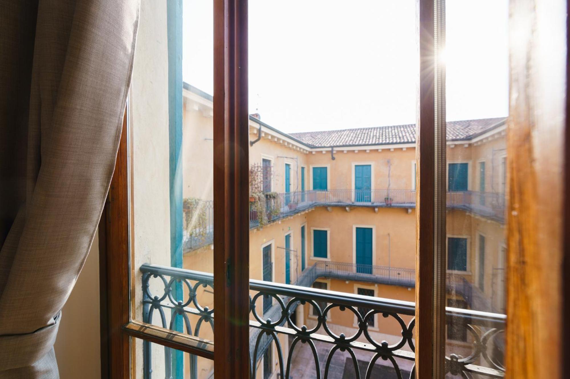 Palazzo Delle Guglie By Postcardsfrom Appart hôtel