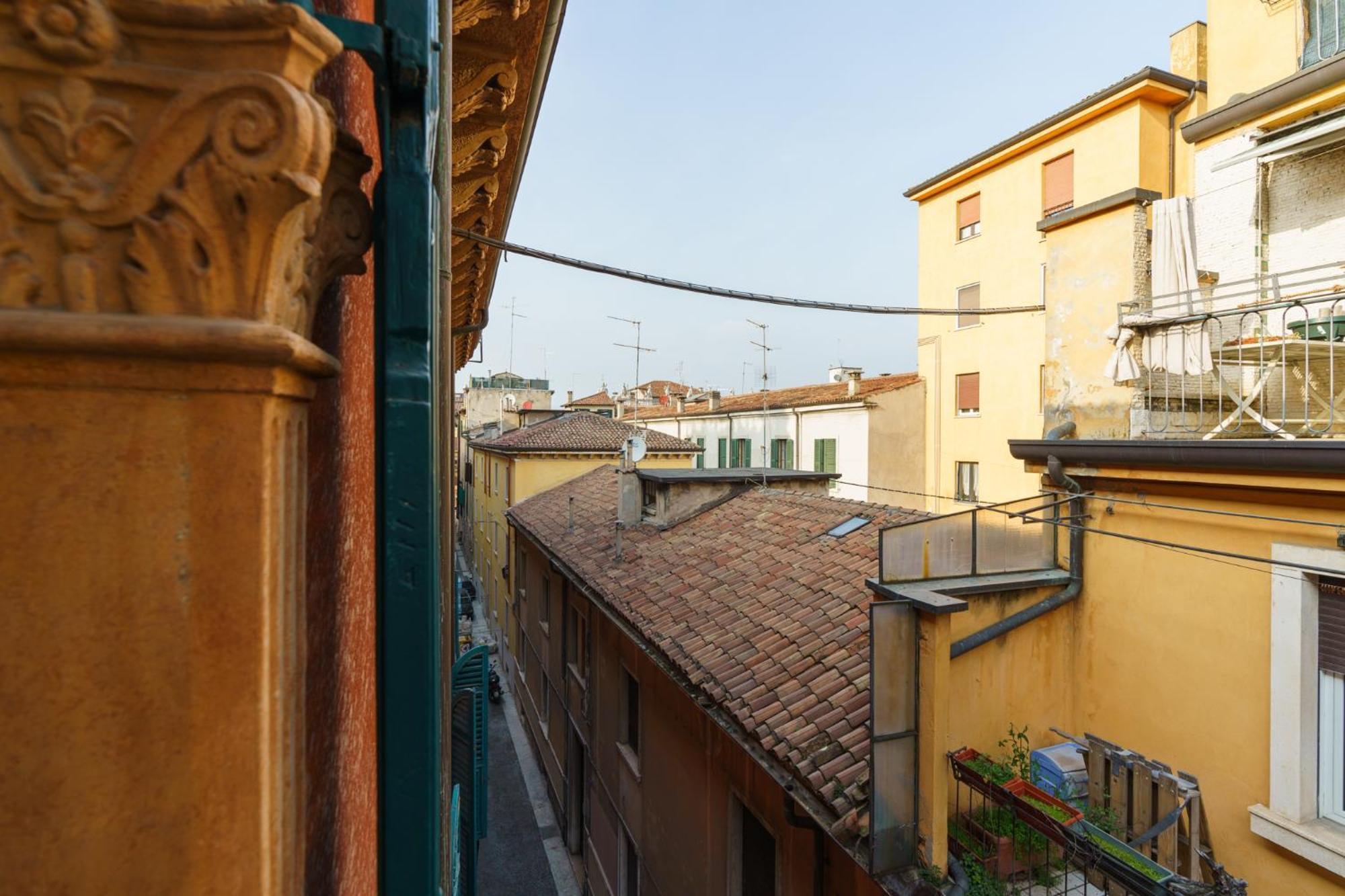 Palazzo Delle Guglie By Postcardsfrom Appart hôtel