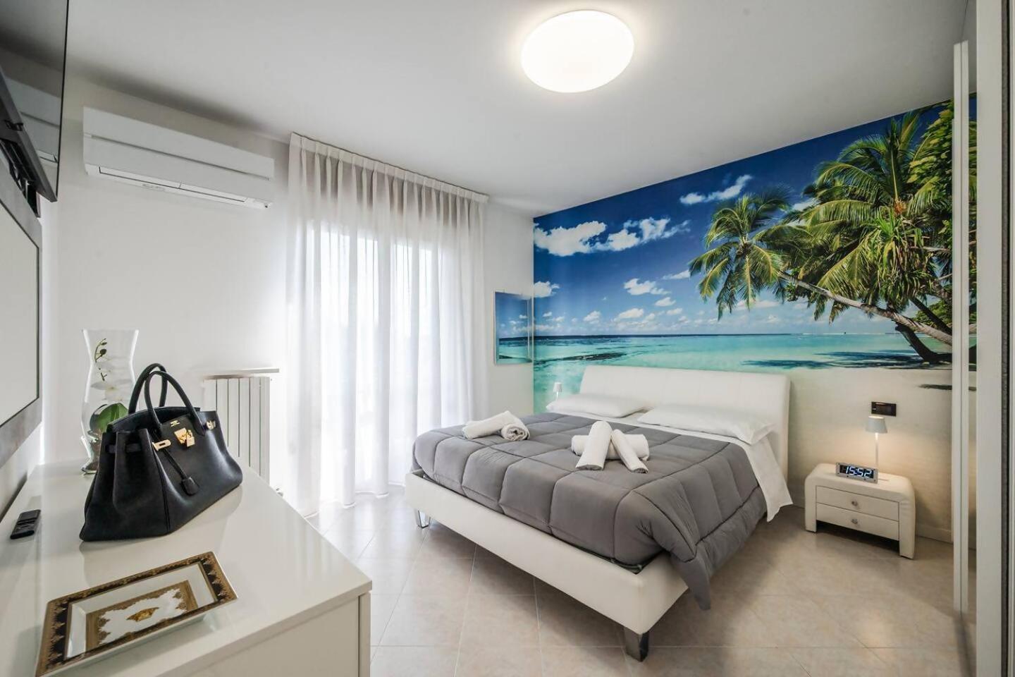 Southside Superior 2 Bedrooms Free Parking Apartment *