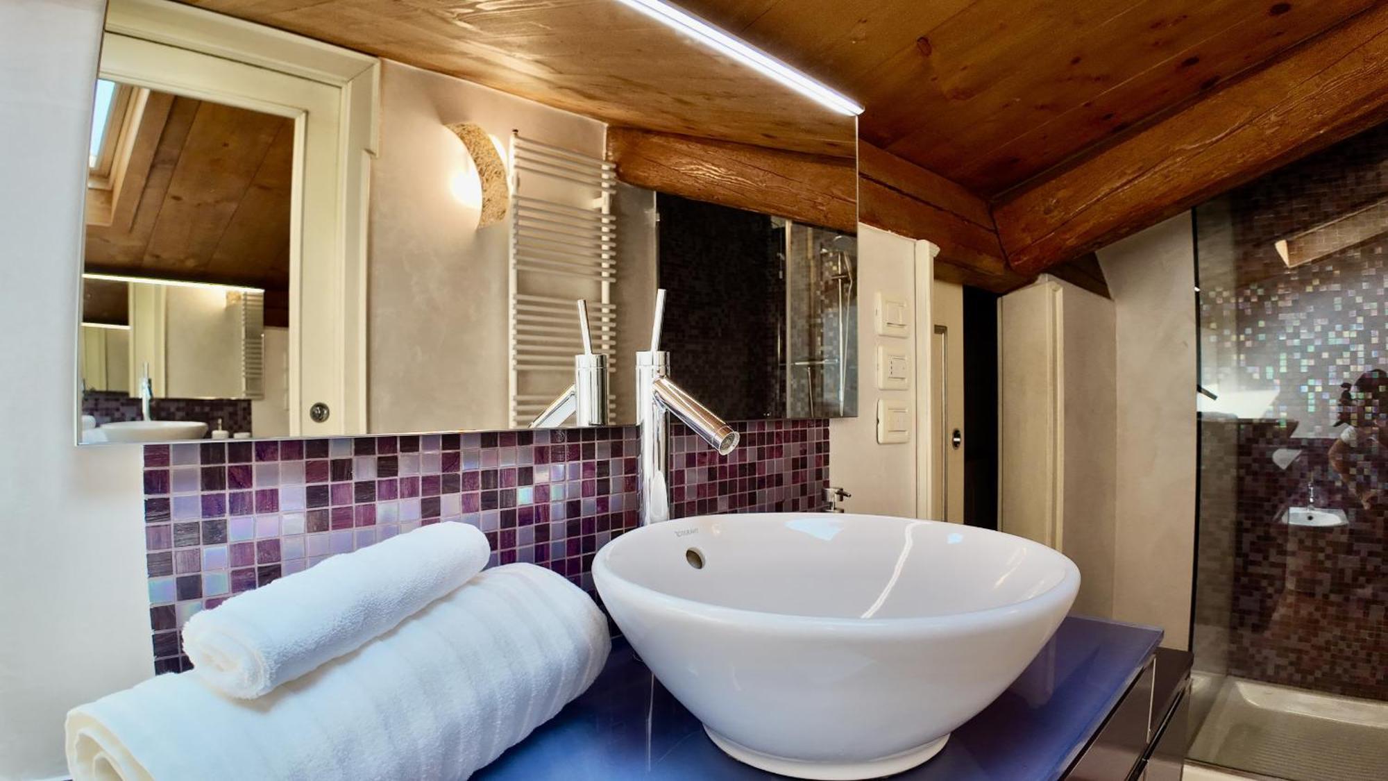 Mgh Luxury - Romeos Penthouse Apartment *
