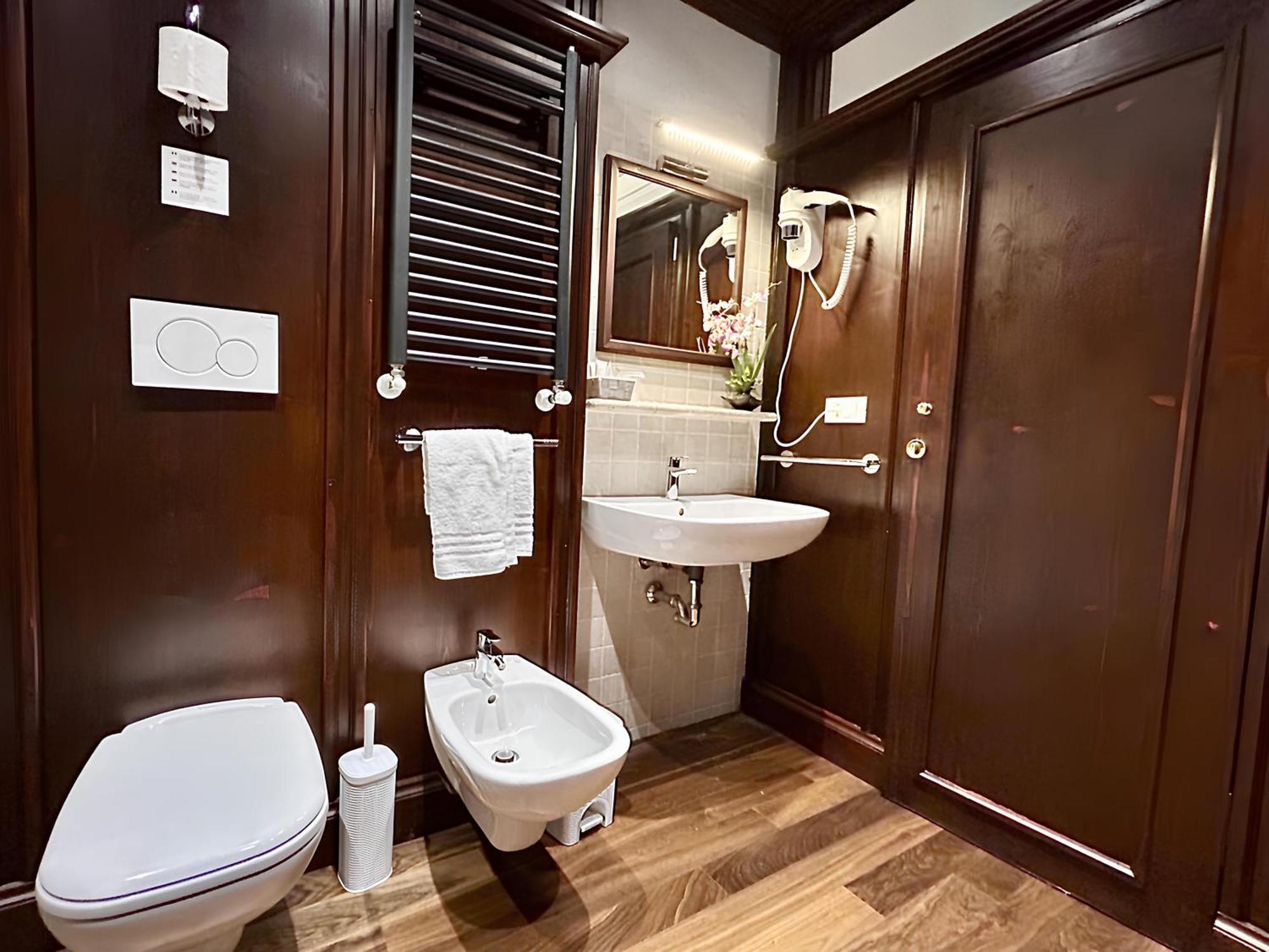 Elle Palace - Simply Elegant Guest house Verona