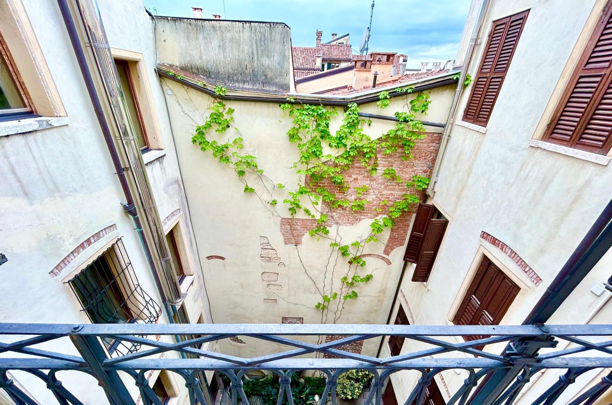 Elle Palace - Simply Elegant Guest house Verona