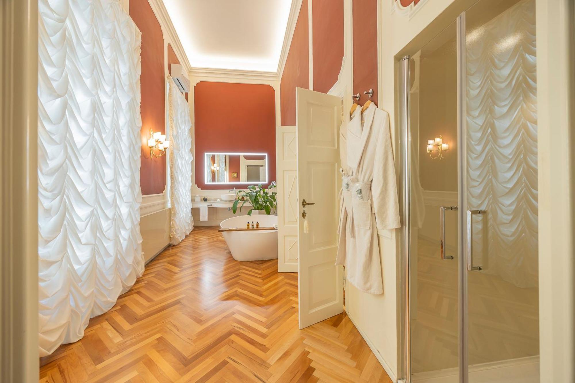 Palazzo Monga Boutique Guesthouse 4* Verona