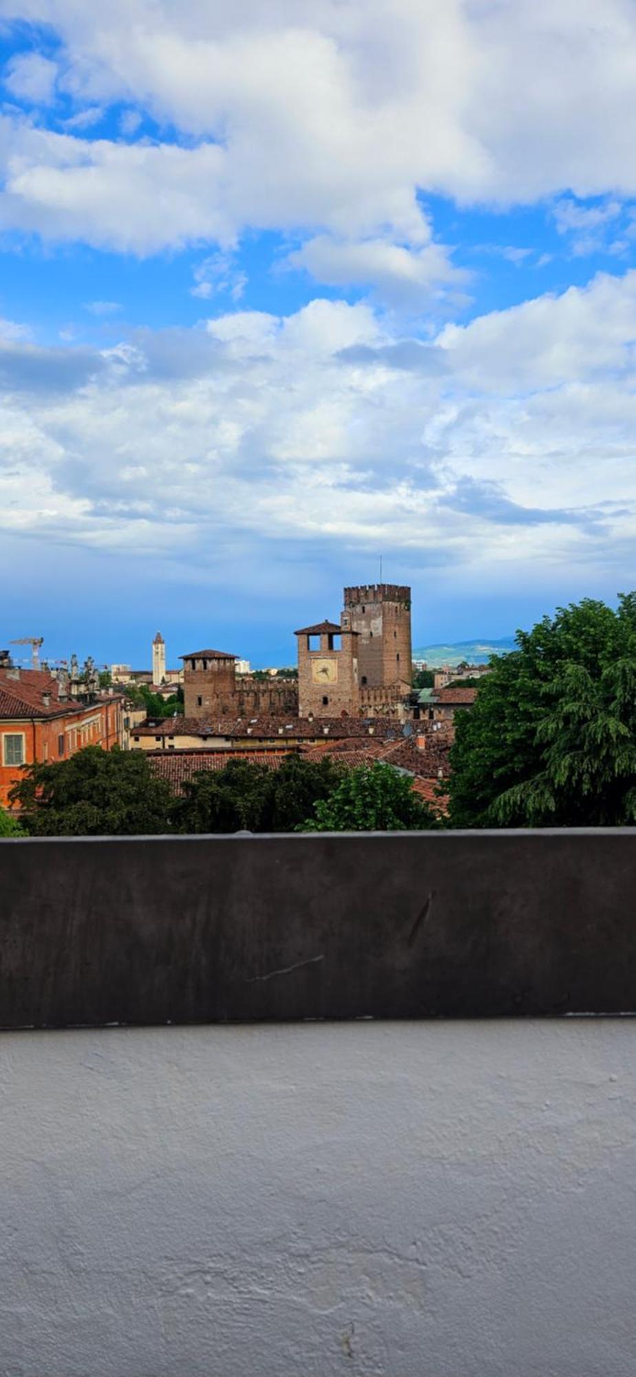 Mm * Verona