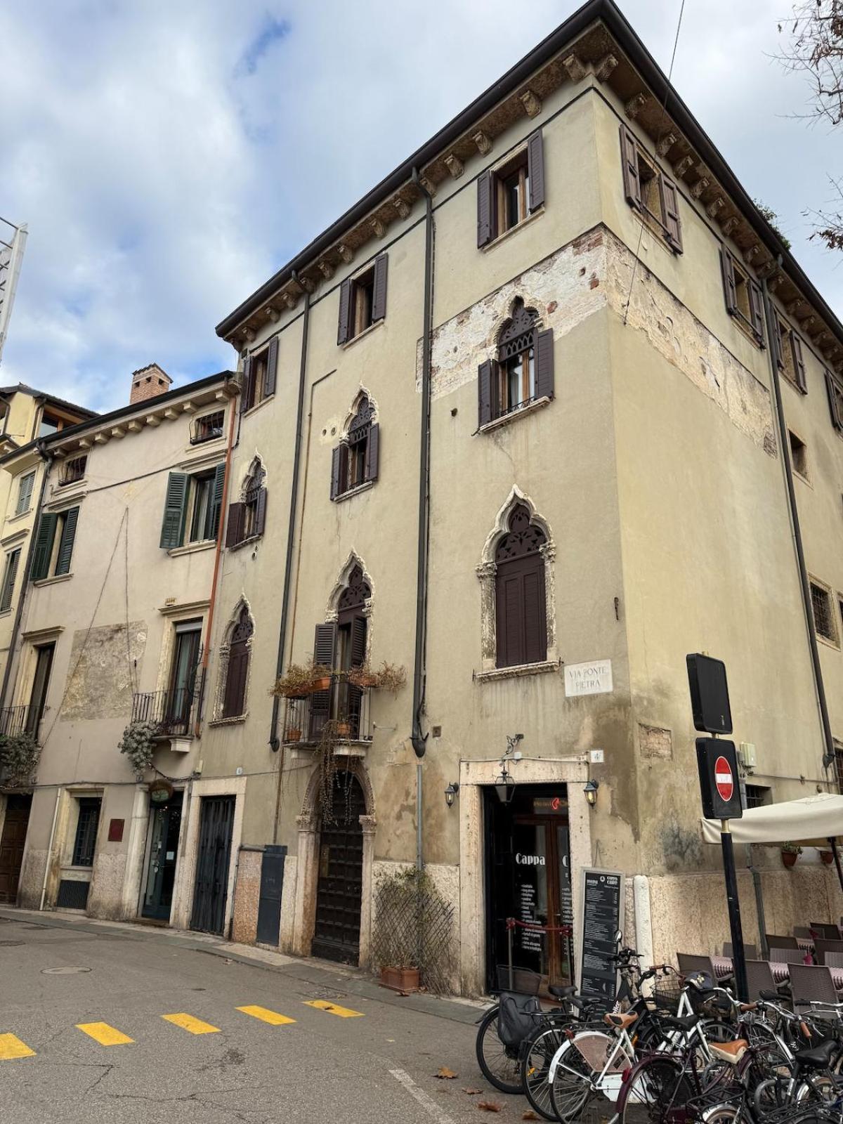 Ponte Pietra Centro Appartement