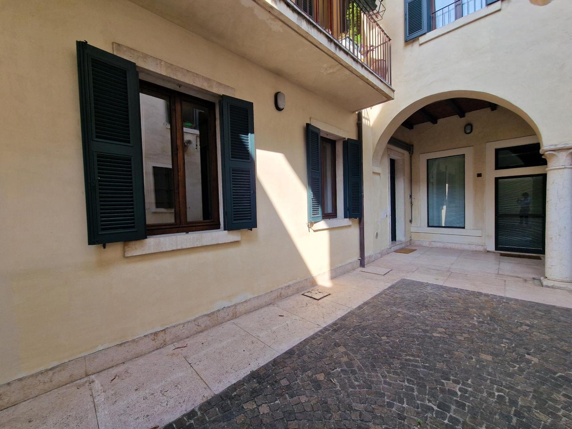 Anastasia - Piazza Erbe Center Apartment *