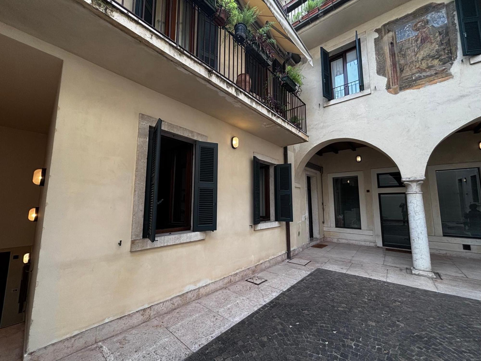 Anastasia - Piazza Erbe Center *
