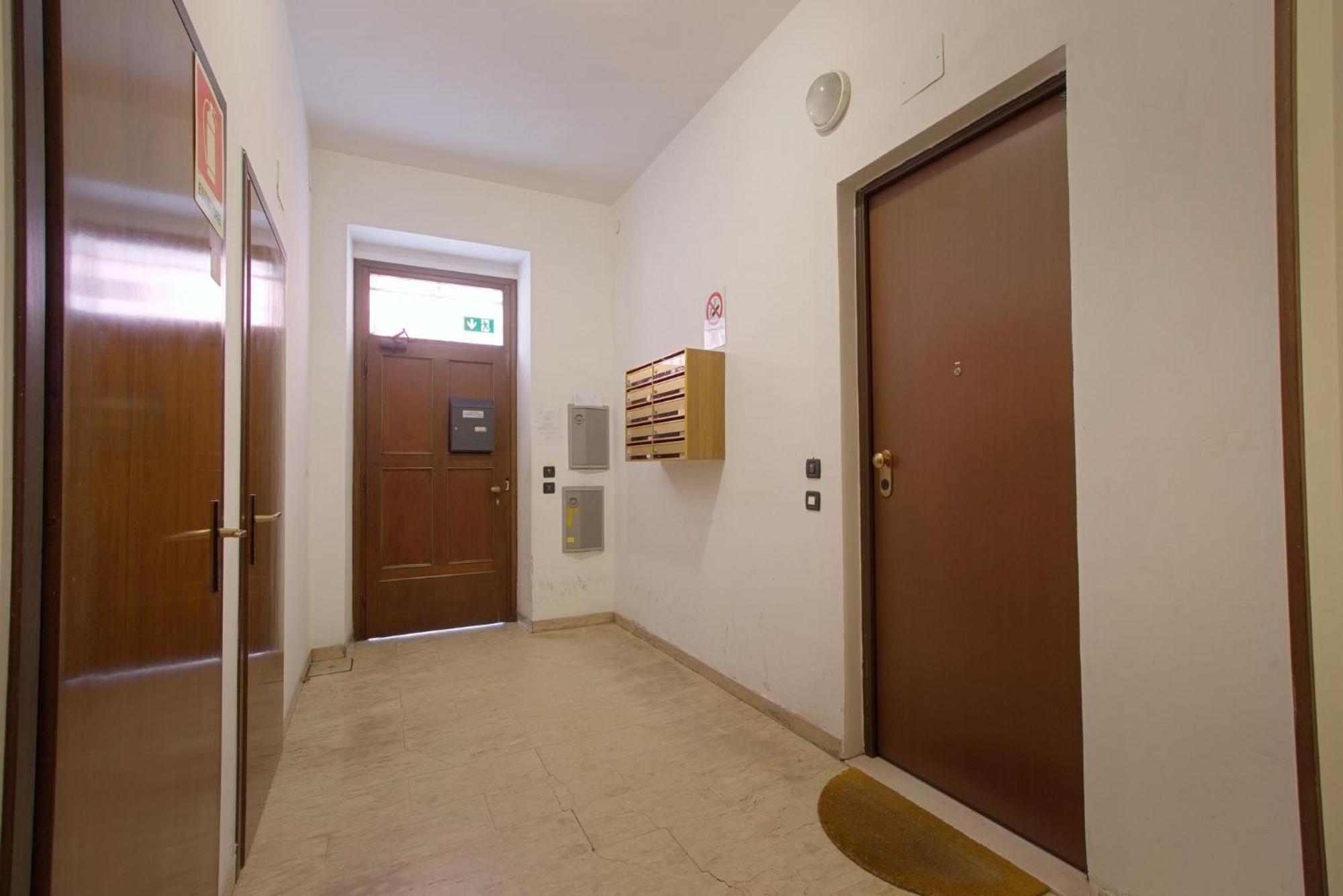Guesthost - Comfy Studio-flat Near Center Verona