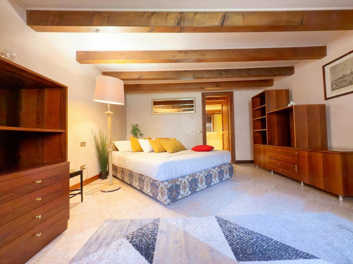At Ponte Pietra With Garden And Parking Appartement *