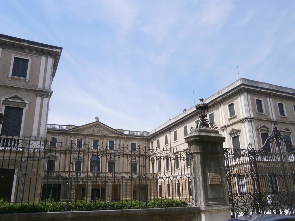 Romeo's Guest house