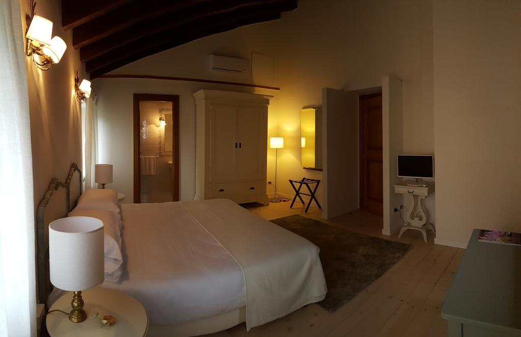 Relais Bacio Di Luna Bed & Breakfast *