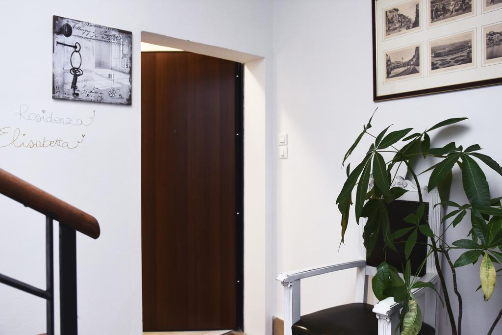 Affittacamere Residenza Elisabetta *