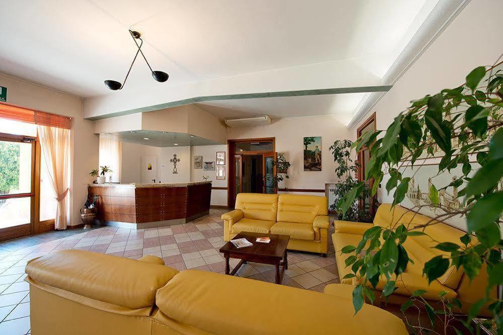 Centro Carraro Fondazione Di Religione Hotel *