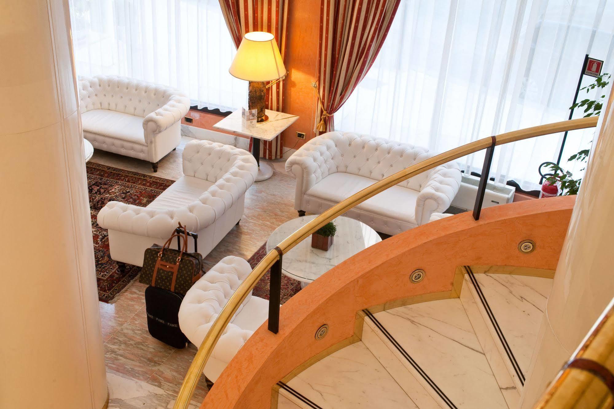 Hotel Giberti & 4*