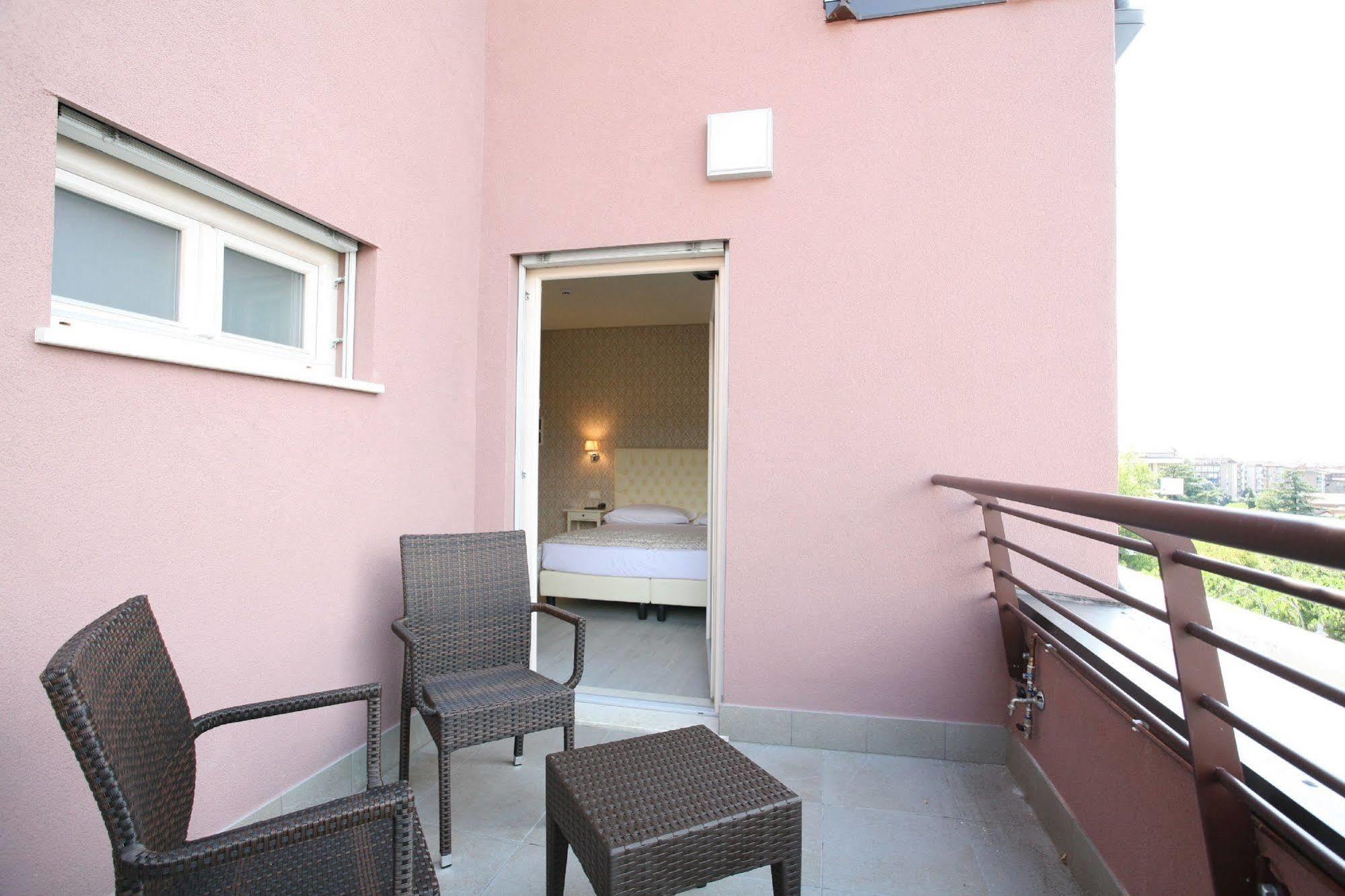 Nuova Opera Guest house