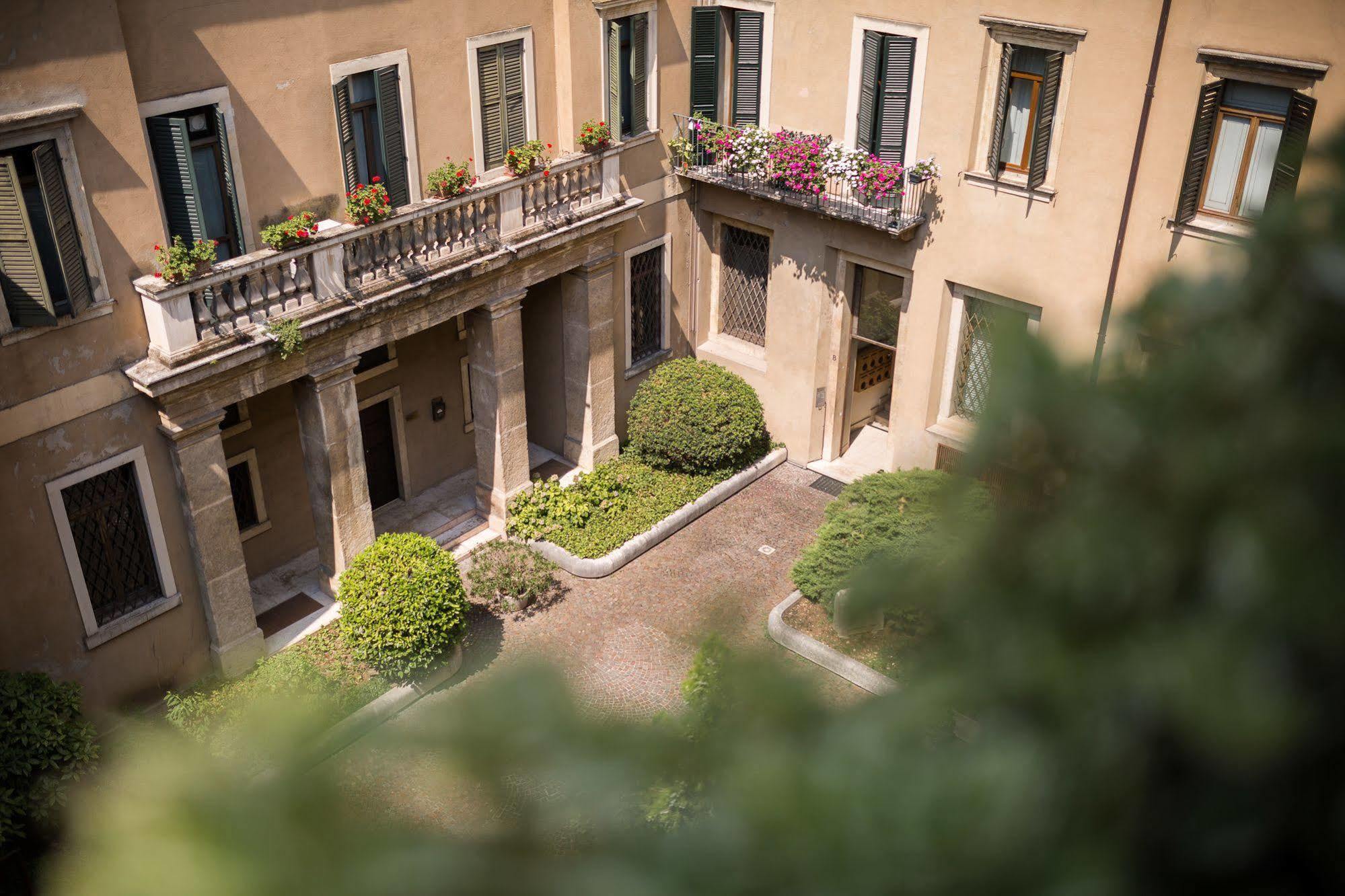 Escalus Luxury