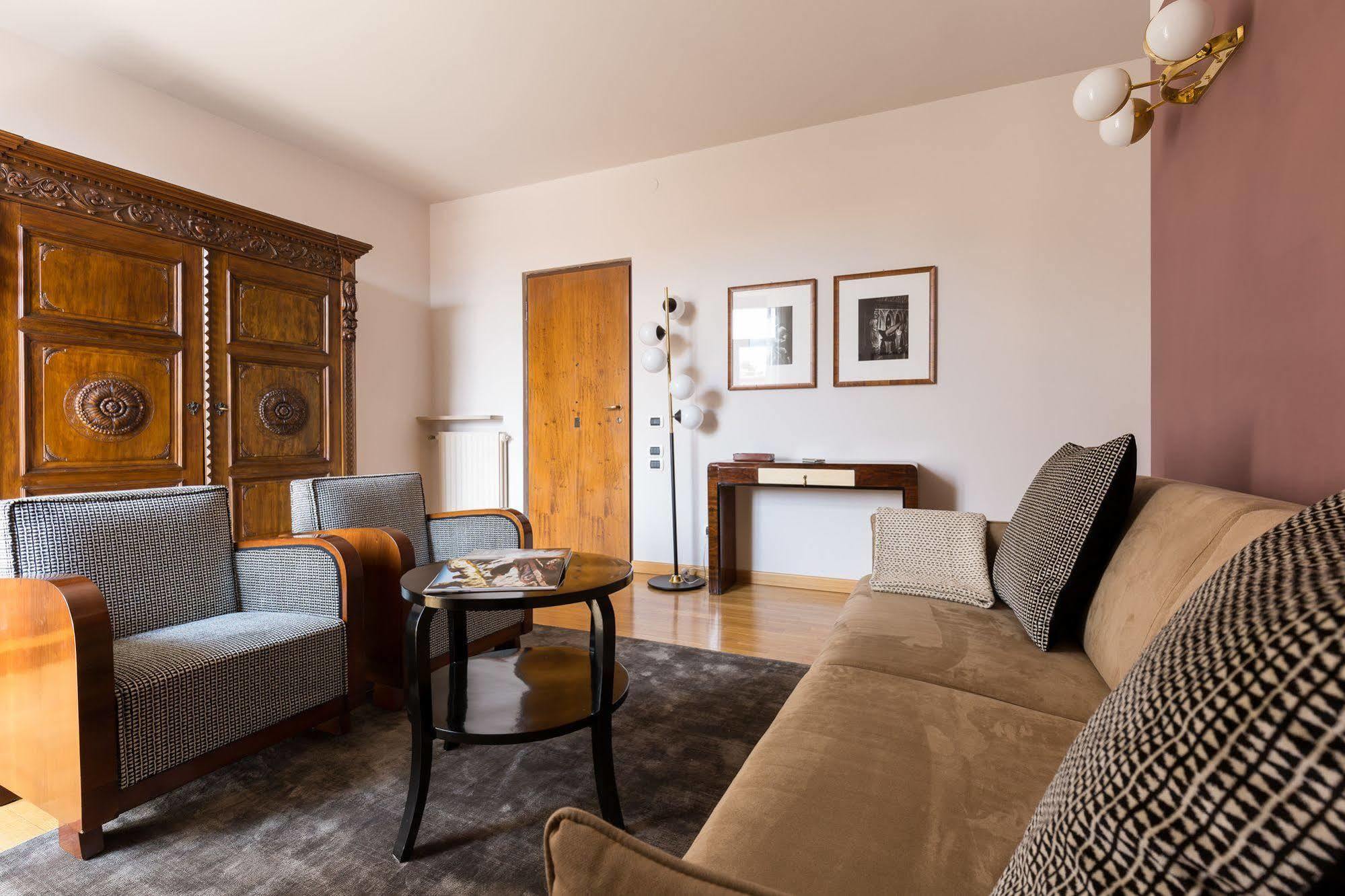 Escalus Luxury Guest house 4*