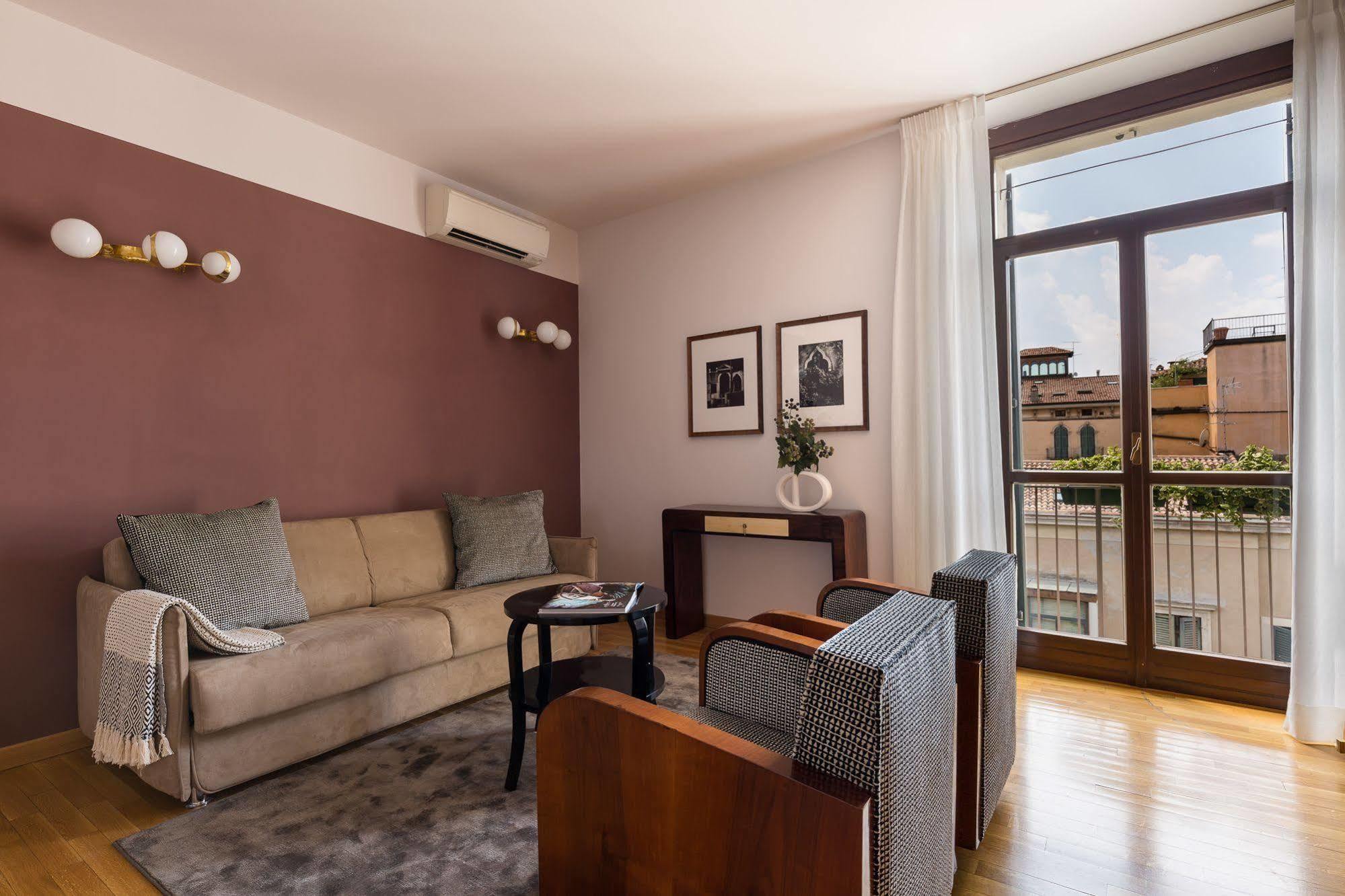 Guest house Escalus Luxury 4*
