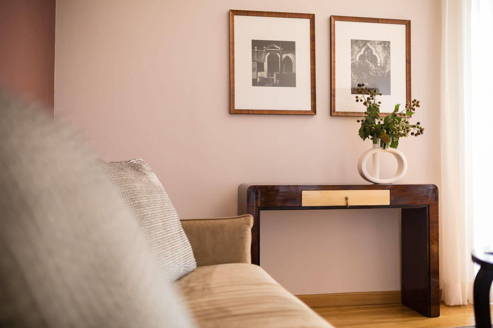 Escalus Luxury Guest house