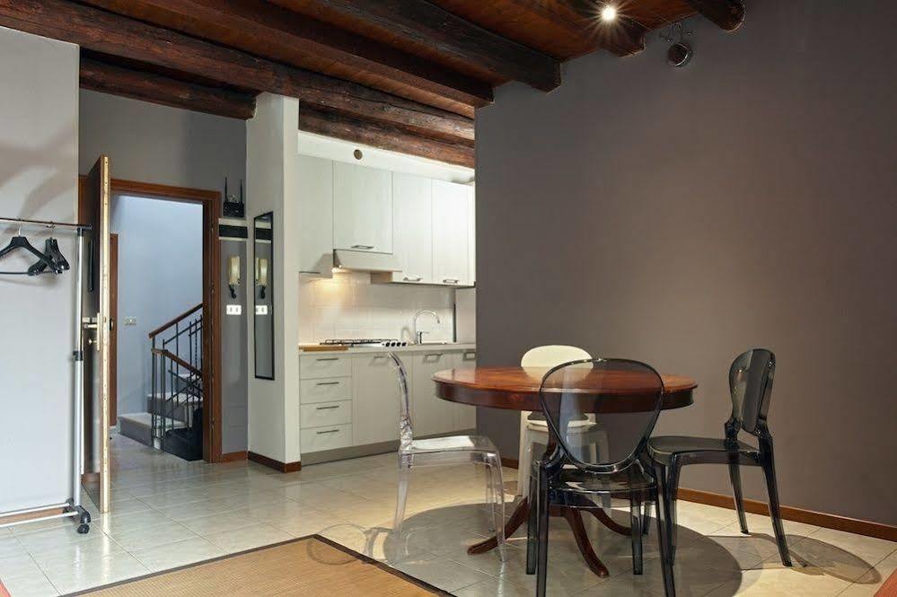 L'ospite Apartment *