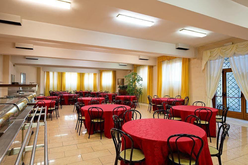 Centro Carraro Fondazione Di Religione Hotel