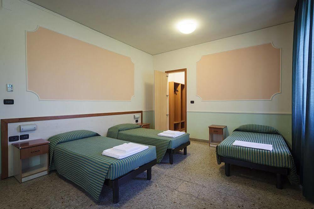 Centro Carraro Fondazione Di Religione *