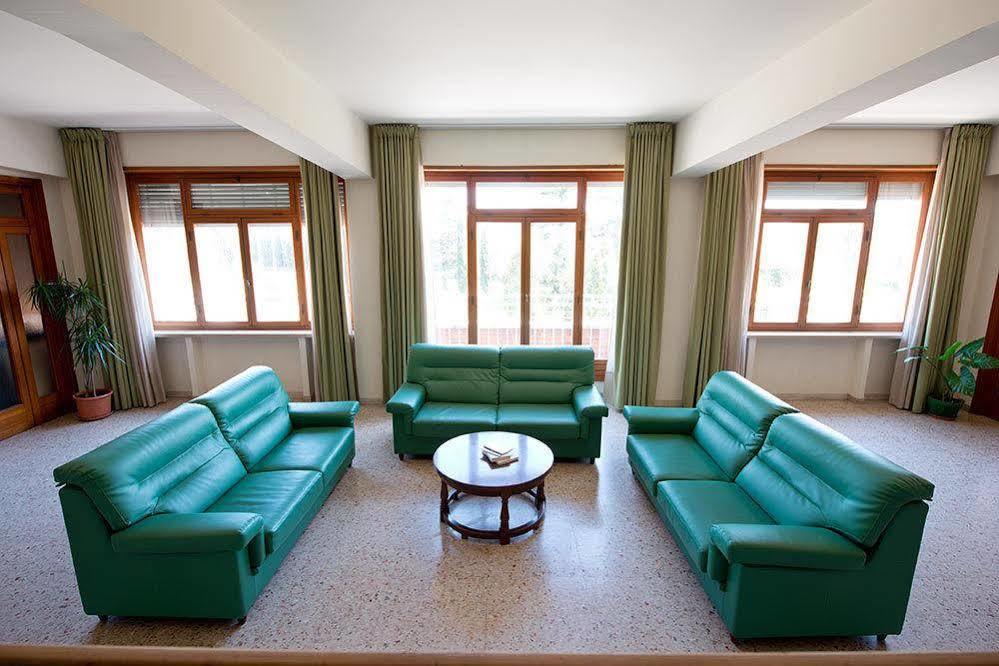 Centro Carraro Fondazione Di Religione * Verona