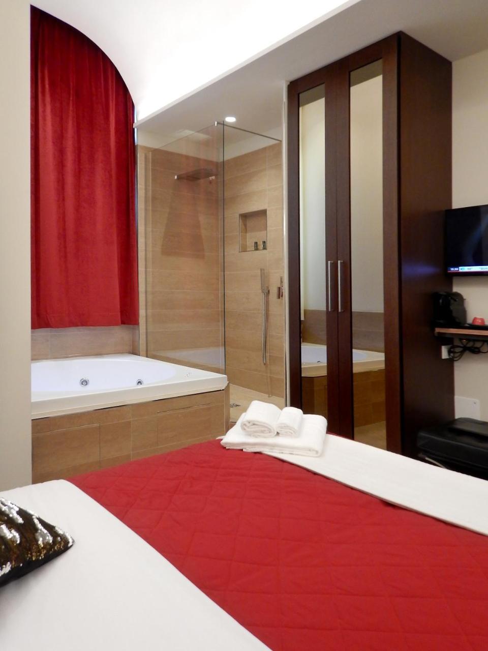 Arena Luxury Guest house