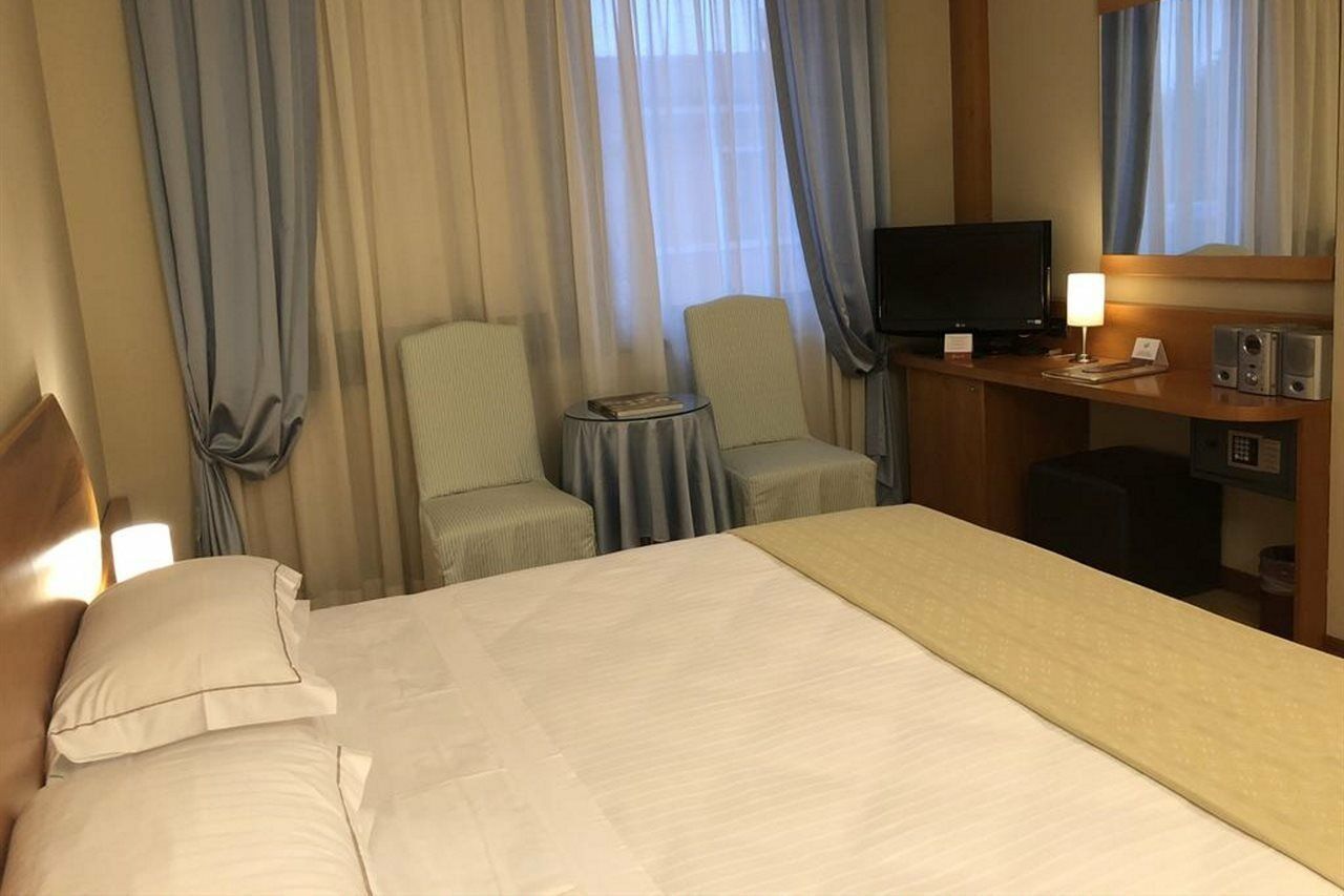 Leopardi Hotel