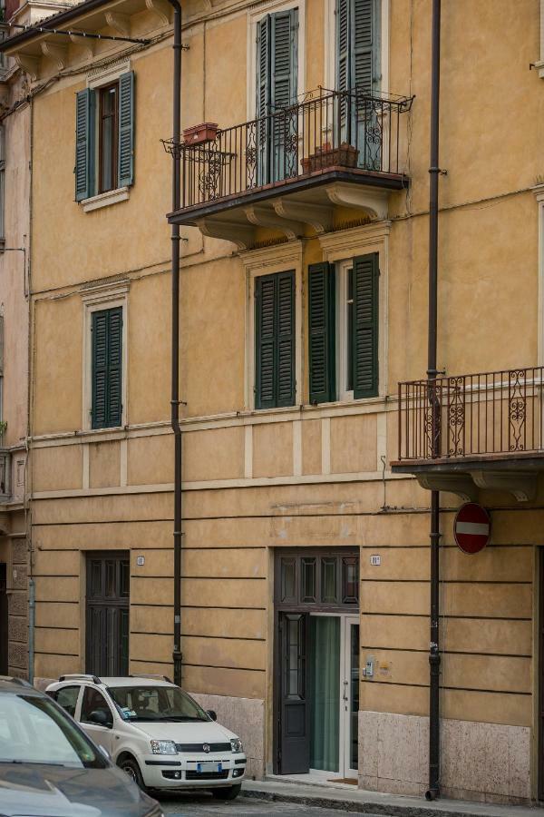 Italianflat - Theatrum And Pensión Verona
