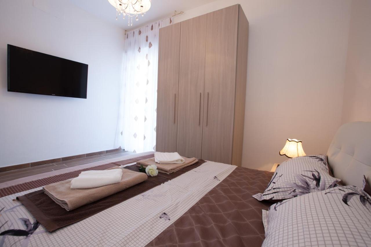 Alexander Apartment *
