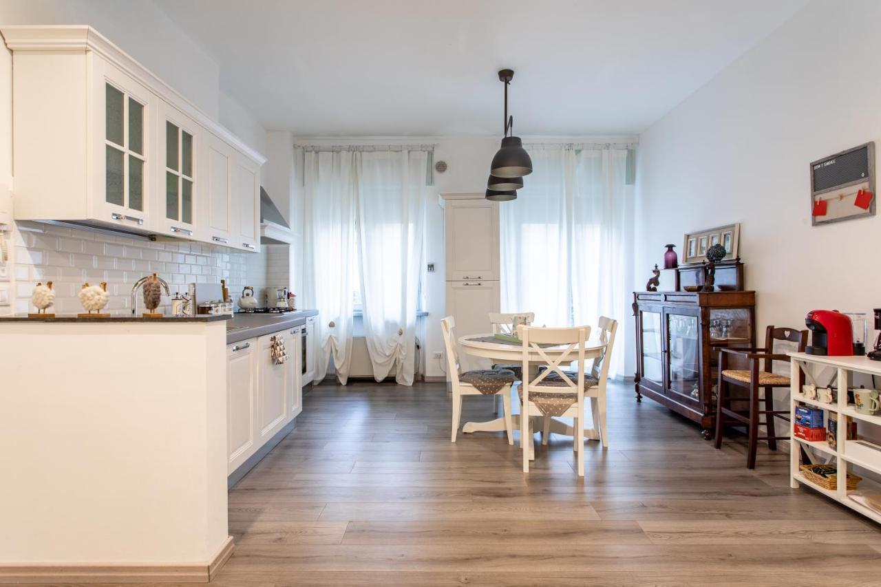 Apartment Moon River House