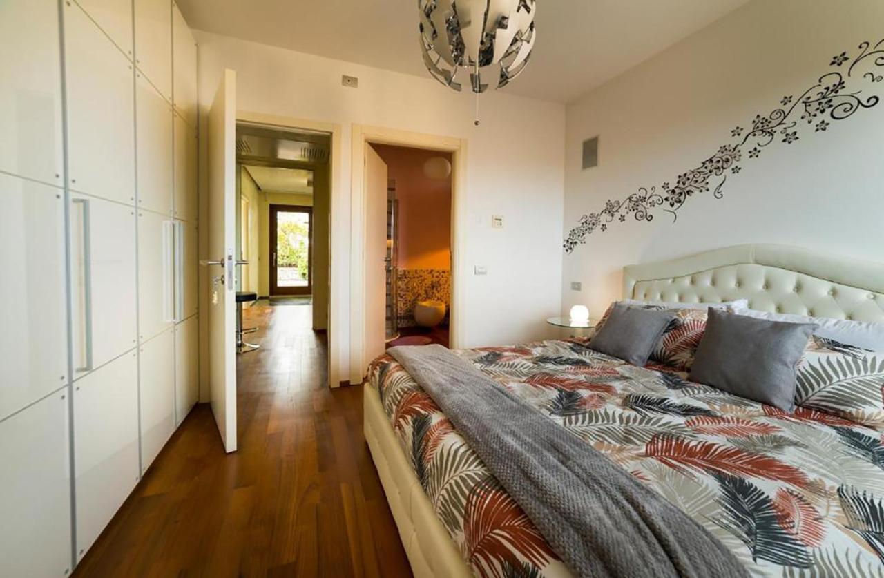 Eden Island Bed and breakfast