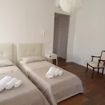 Roselyn Apartment