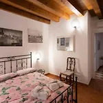 Pied A Terre - Bohemien