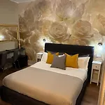Rigoletto Rental Rooms
