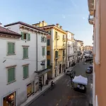 Domus Verona - Elegante Residenza Con Affaccio Su Porta Leoni