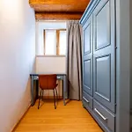 Residence \