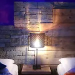 Marconi Rooms And Apartments