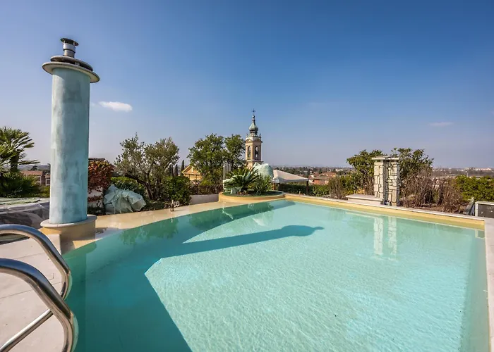 Nicola\'S Penthouse