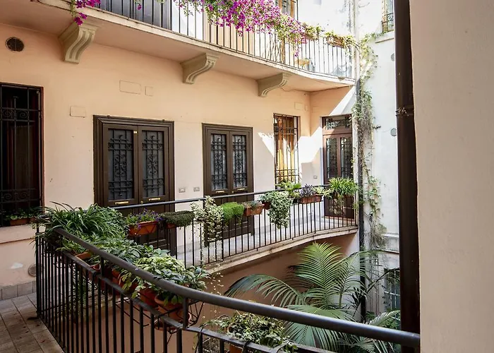 La Casa Di Dina