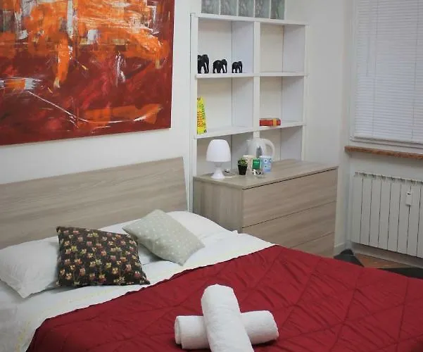 Dora Rooms